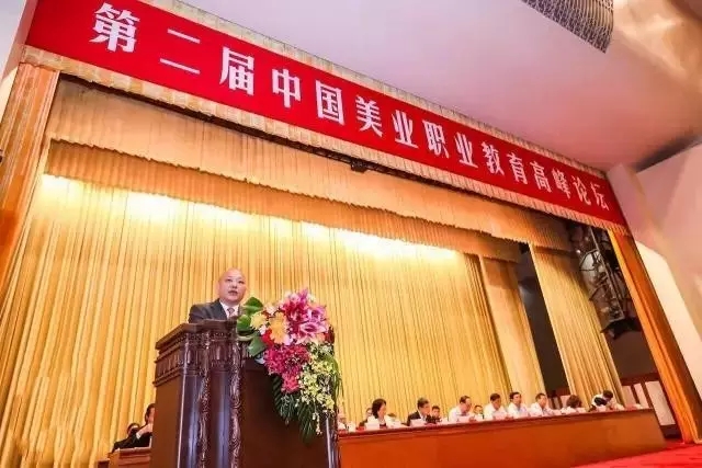中国中小商业企业协会副会长,管理创新分会会长薛美华